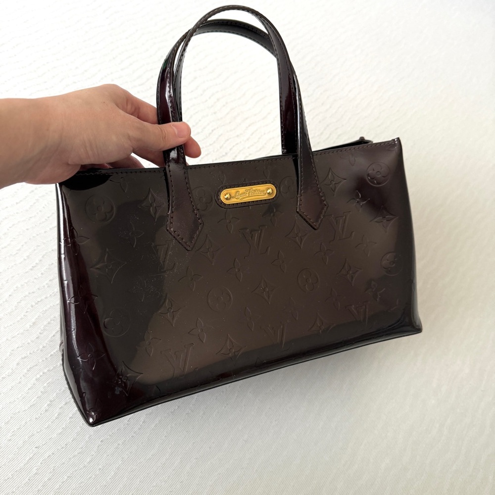 Louis Vuitton Vernis Willshire Bag in maroon